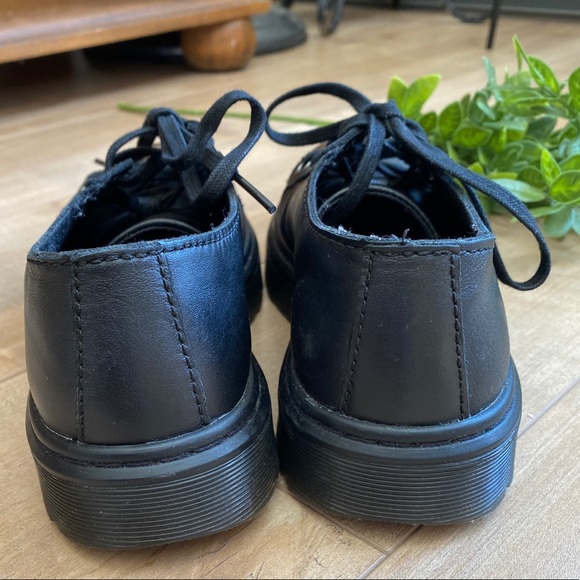 Dr. Marten “Alexei” Lace Up Shoes (Size 6-6.5) - Picture 6 of 9